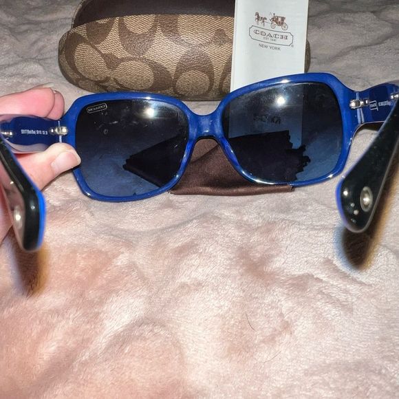 NWOT * RARE * AUTHENTIC BLUE FRAMED COACH SUNGLASSES.